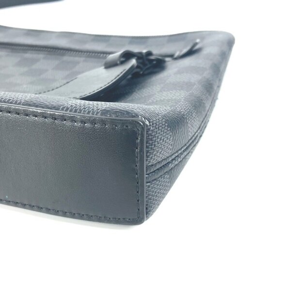 LOUIS VUITTON Black Damier Pouch - Picture 6 of 16